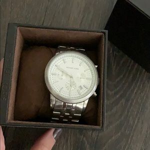 Michael Kors Silver Watch / Men’s Watch